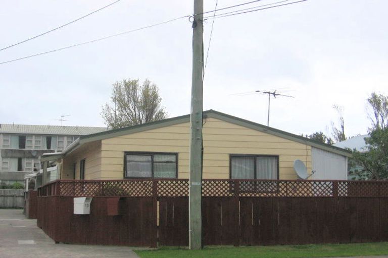 Photo of property in 9d Randwick Crescent, Moera, Lower Hutt, 5010