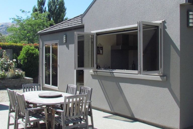 Photo of property in 21 Pisa Moorings Road, Mount Pisa, Cromwell, 9383