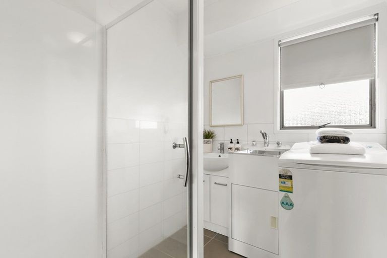 Photo of property in 19 Highland Park Drive, Highland Park, Auckland, 2010