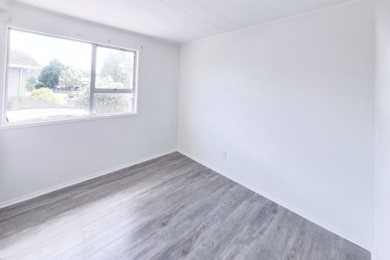 Photo of property in 37 Larissa Avenue, Henderson, Auckland, 0610