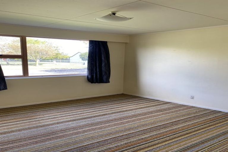 Photo of property in 1/82 John F Kennedy Drive, Milson, Palmerston North, 4414