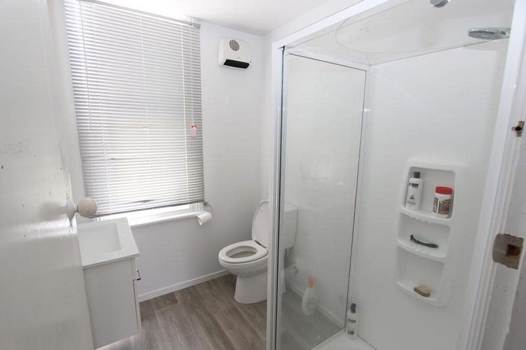 Photo of property in 120 Harbour Terrace, North Dunedin, Dunedin, 9016