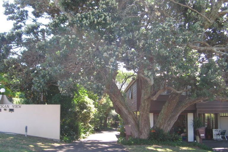 Photo of property in 2/32 Ocean View Road, Milford, Auckland, 0620
