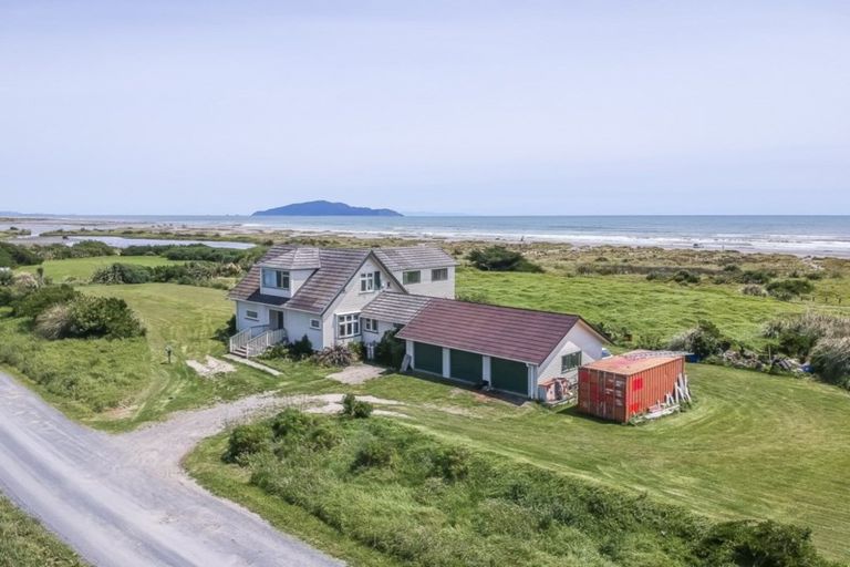 Photo of property in 55 Kapiti Lane, Otaki Beach, Otaki, 5512