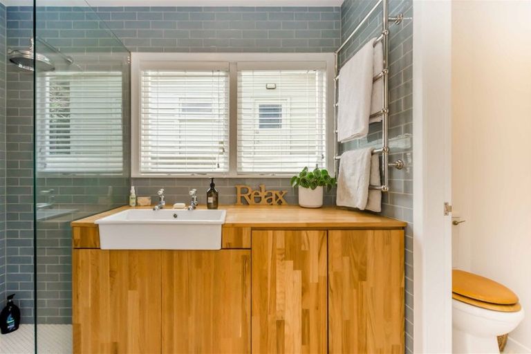 Photo of property in 1 Hemara Street, Waikanae Beach, Waikanae, 5036