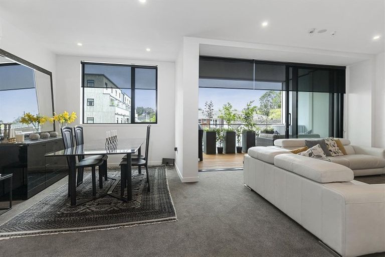 Photo of property in 107/8a Lake Pupuke Drive, Takapuna, Auckland, 0622