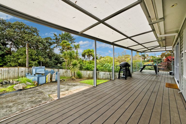 Photo of property in 124 Tiroroa Avenue, Te Atatu South, Auckland, 0610
