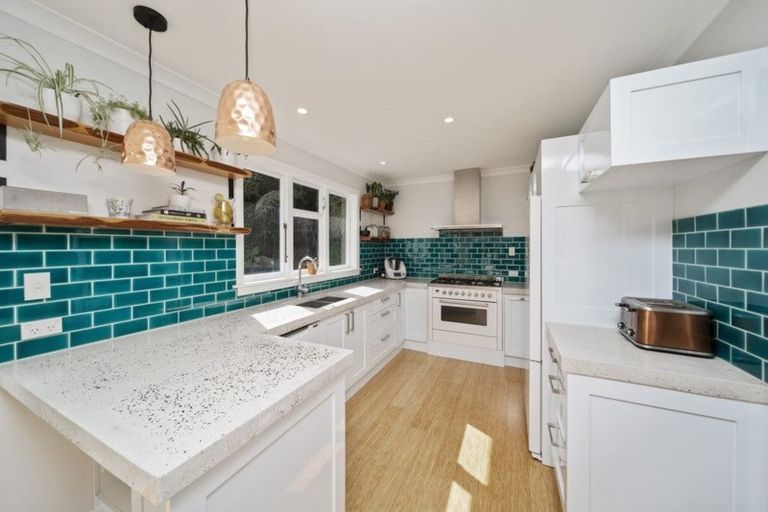 Photo of property in 388a Saint Aubyn Street, Moturoa, New Plymouth, 4310