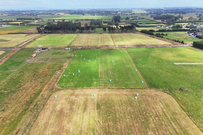 Photo of property in 35 Dairy Way, Seaward Bush, 9871