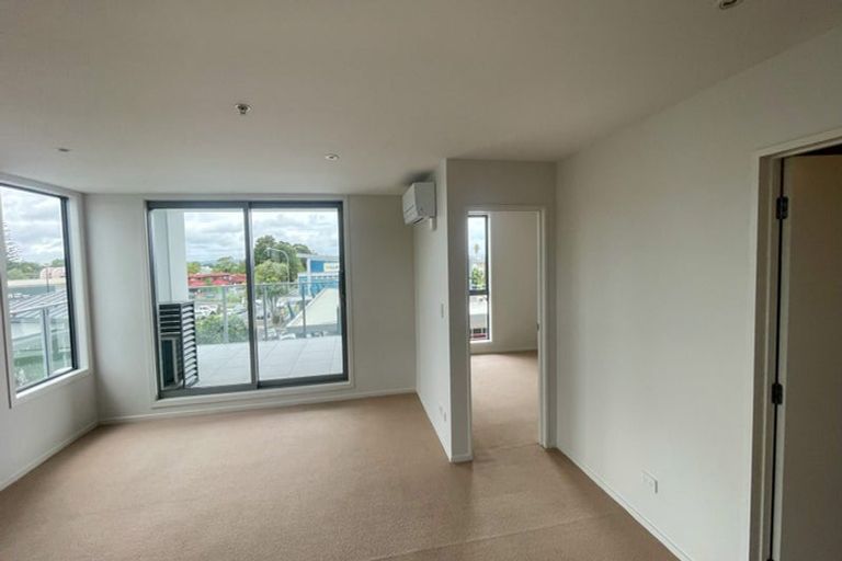 Photo of property in Bella Vista, 2d/84 Gunner Drive, Te Atatu Peninsula, Auckland, 0610
