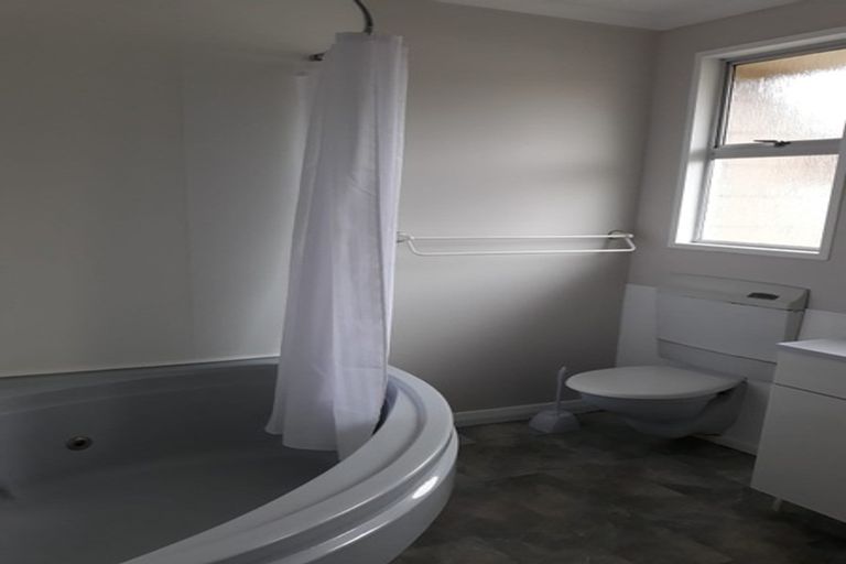 Photo of property in 203 Fitzherbert Avenue, West End, Palmerston North, 4410