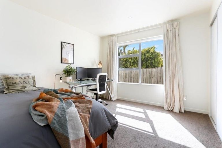 Photo of property in 38a Takutai Avenue, Bucklands Beach, Auckland, 2012