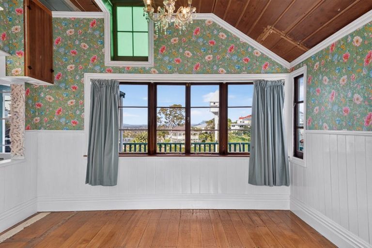 Photo of property in 42 Cameron Road, Bluff Hill, Napier, 4110