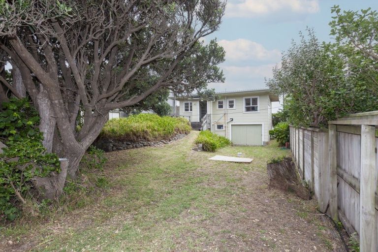 Photo of property in 120 The Parade, Paekakariki, 5034