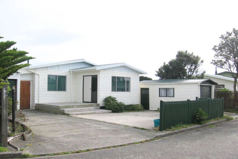 Photo of property in 2 Adair Way, Johnsonville, Wellington, 6037