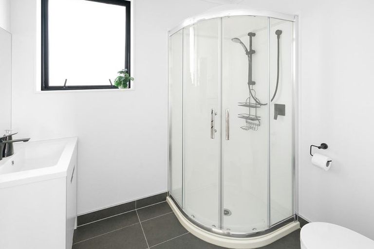 Photo of property in 2/12 Liston Crescent, Hillcrest, Hamilton, 3216