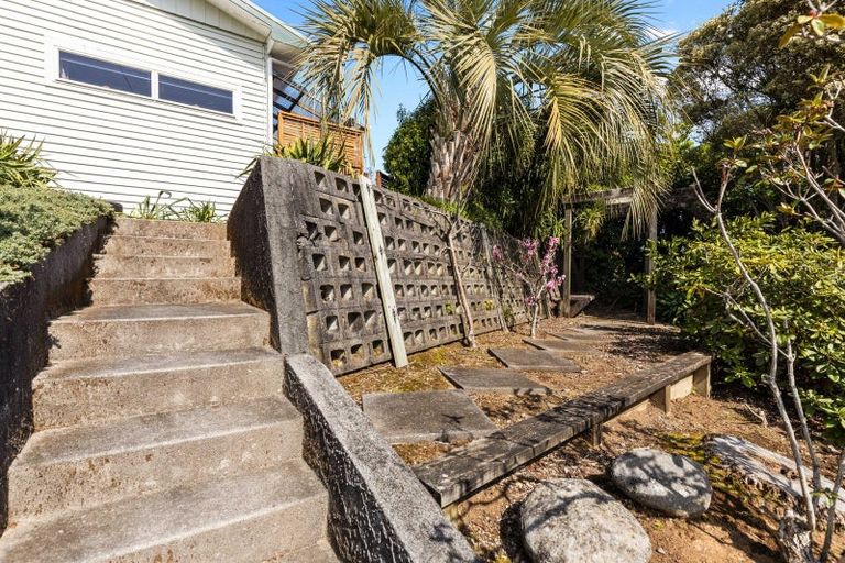 Photo of property in 12 Beaumont Crescent, Frankleigh Park, New Plymouth, 4310