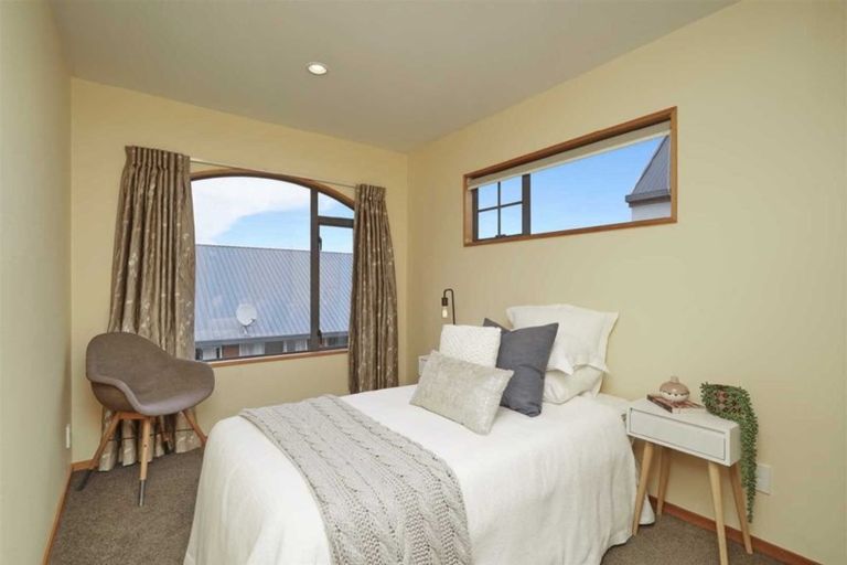 Photo of property in 3/96 Wainui Street, Riccarton, Christchurch, 8041