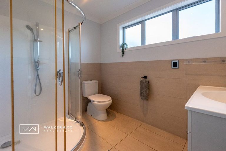 Photo of property in 25a Riverstone Drive, Riverstone Terraces, Upper Hutt, 5018