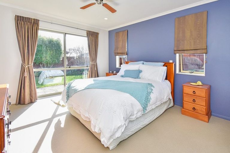 Photo of property in 217 Carnoustie Drive, Wattle Downs, Auckland, 2103
