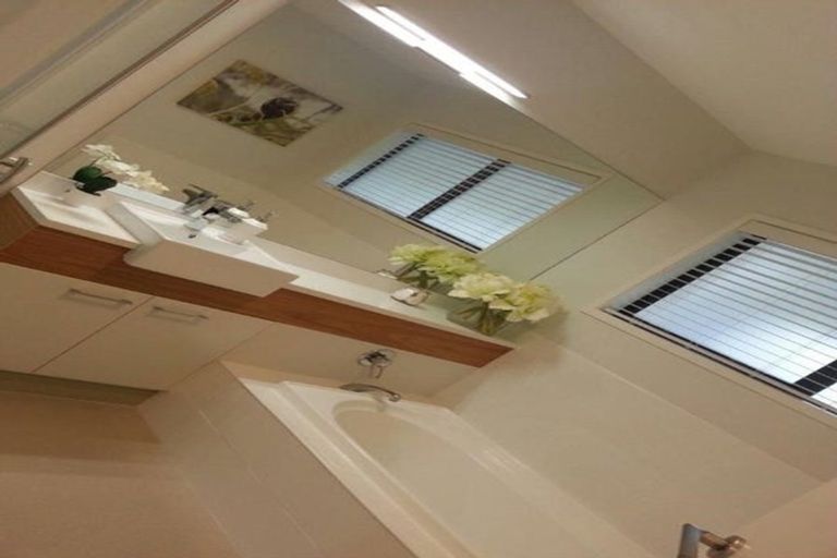 Photo of property in 42 Tarnica Road, Northpark, Auckland, 2013