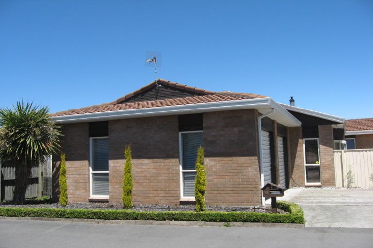 Photo of property in 2/12 Arden Place, Parklands, Christchurch, 8083