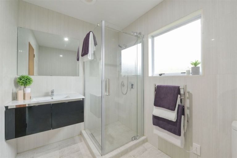 Photo of property in 50 Riserra Drive, Ranui, Auckland, 0612