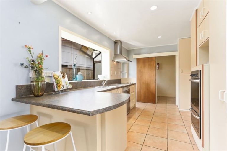 Photo of property in 17 Frank Evans Place, Henderson, Auckland, 0610