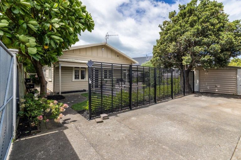 Photo of property in 2 Mcdonald Street, Napier South, Napier, 4110