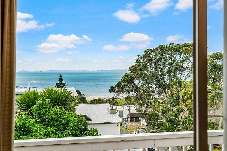 Photo of property in 26 Masterton Road, Rothesay Bay, Auckland, 0630