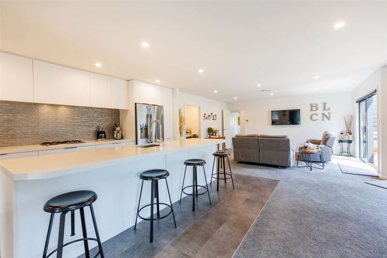 Photo of property in 36 Freedom Drive, Kelvin Grove, Palmerston North, 4414