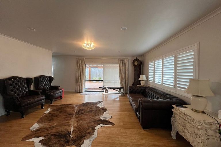 Photo of property in 8 Hansen Place, Takanini, 2112