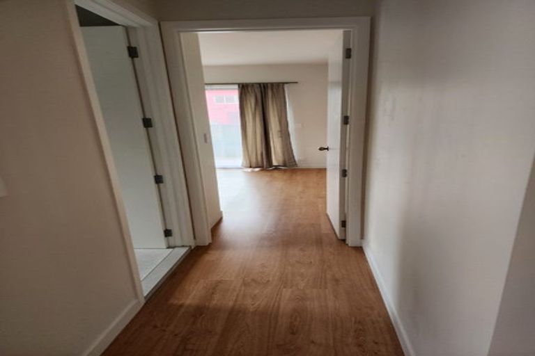 Photo of property in 46 Spinnaker Drive, Te Atatu Peninsula, Auckland, 0610