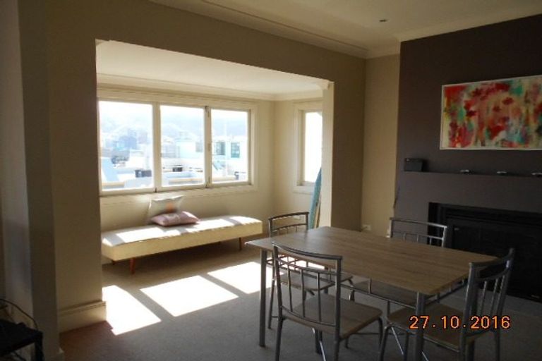 Photo of property in 10 Hawker Street, Mount Victoria, Wellington, 6011