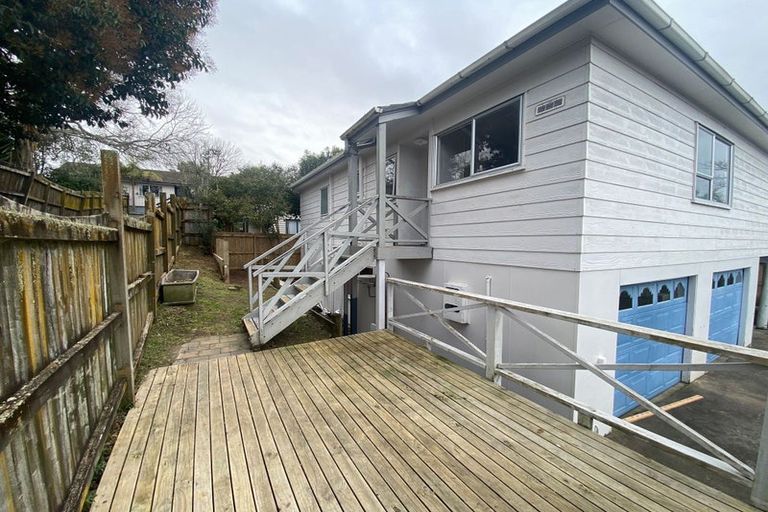 Photo of property in 14 Landow Place, Henderson, Auckland, 0612