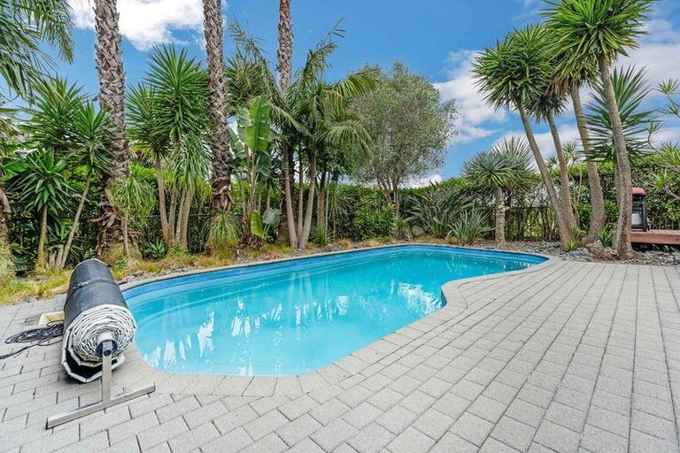 Photo of property in 1093 Glenbrook Road, Glenbrook, Waiuku, 2681