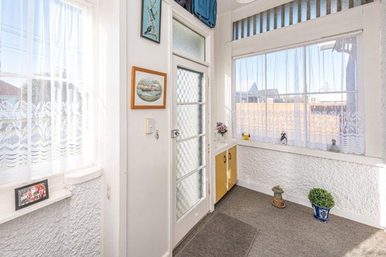 Photo of property in 1 Gunn Street, Gonville, Whanganui, 4501