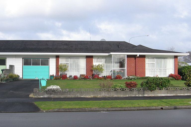 Photo of property in 23 Wallace Place, Hokowhitu, Palmerston North, 4410