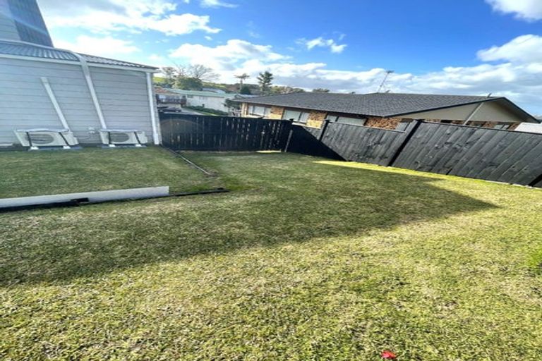 Photo of property in 77 Spence Road, Henderson, Auckland, 0612