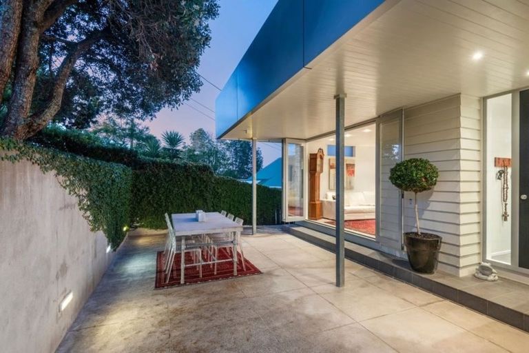 Photo of property in 1/22 Matipo Road, Mairangi Bay, Auckland, 0630