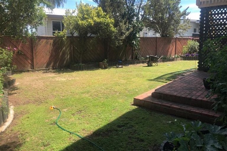 Photo of property in 2/111 Parkers Road, Tahunanui, Nelson, 7011