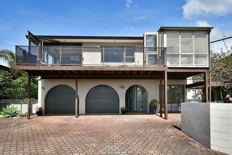 Photo of property in 1/91 Aberdeen Road, Castor Bay, Auckland, 0620