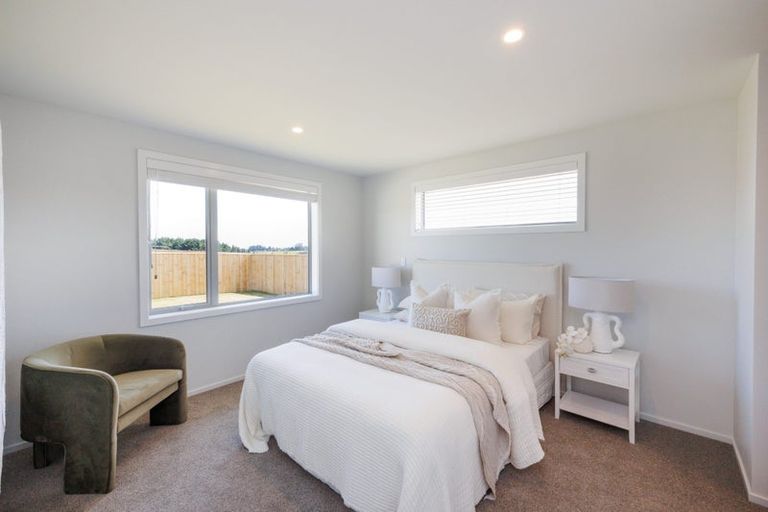 Photo of property in 68 Atlantic Drive, Fitzherbert, Palmerston North, 4410