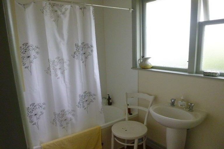 Photo of property in 15 Hector Street, Seatoun, Wellington, 6022