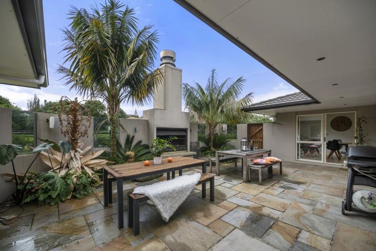 Photo of property in 1 Frank Knight Place, Waiuku, 2123