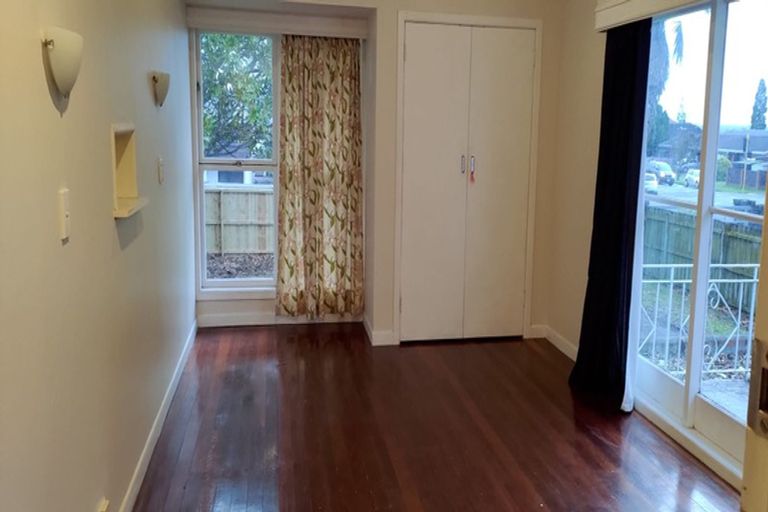 Photo of property in 4259 Great North Road, Glendene, Auckland, 0602