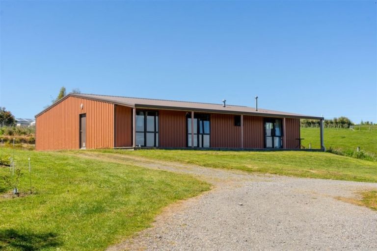 Photo of property in 89 Sutherland Drive, Martinborough, 5781