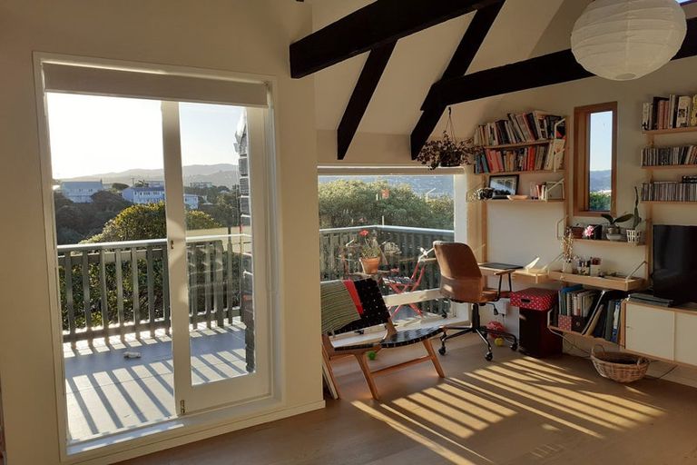 Photo of property in 4/8 Elphinstone Avenue, Strathmore Park, Wellington, 6022