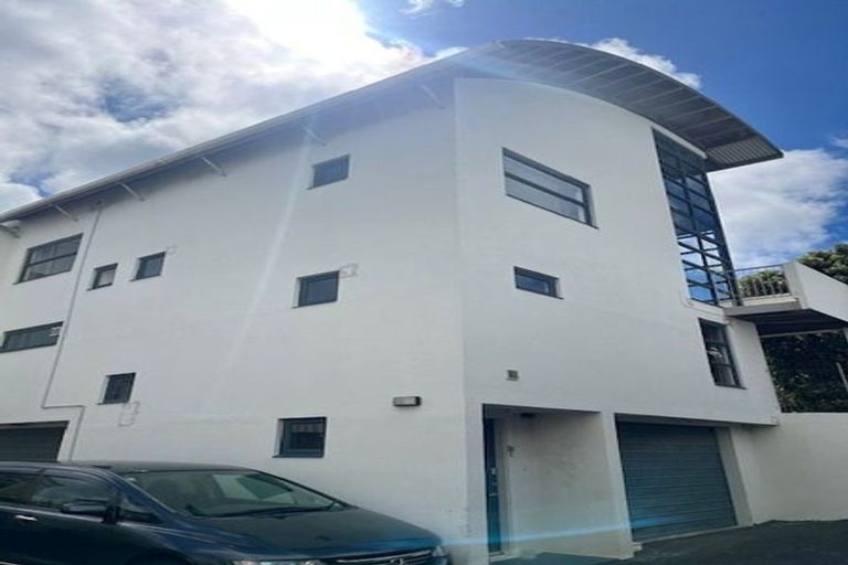 Photo of property in 10e Hobson Street, Thorndon, Wellington, 6011