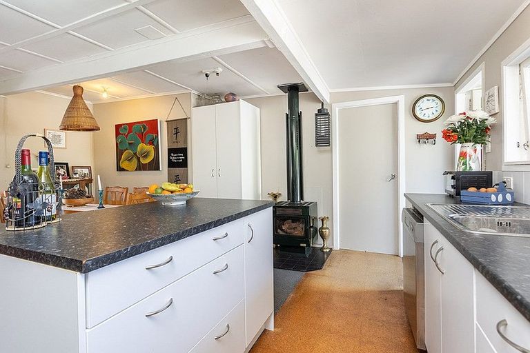 Photo of property in 40 James Mcleod Road, Shelly Beach, Helensville, 0874